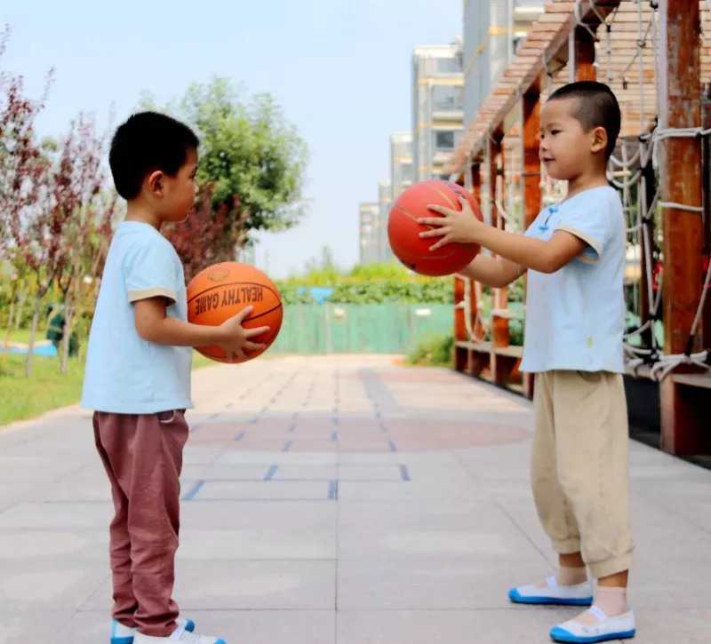 42岁高龄女性试管助孕：几代试管选择与着床成功率解析